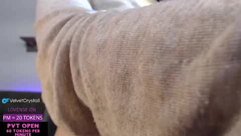 Snapshot of velvetcrystal chatting on 10.11.25 Crystal PVT OPEN online show from 10.11.25