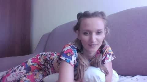 Snapshot of velvetintuition chatting on 06.17.26 velvetintuition online show from 06.17.26