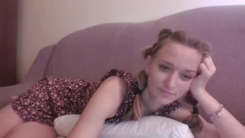 Snapshot of velvetintuition chatting on 06.18.26 velvetintuition online show from 06.18.26