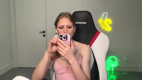 VelvetTGirl online show from 02.18.26