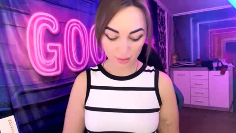 Snapshot of velvettouch4444 chatting on 02.22.26 MERYEM online show from 02.22.26