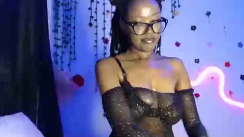 Snapshot of velvetyvixen chatting on 10.07.25 COCO XOXO online show from 10.07.25