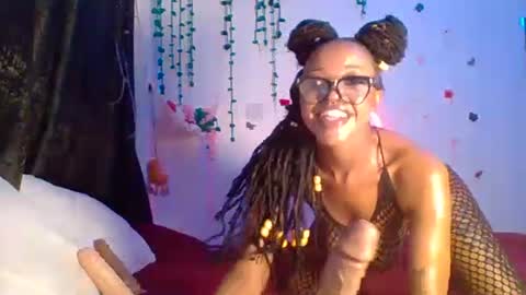 Snapshot of velvetyvixen chatting on 11.07.25 COCO XOXO online show from 11.07.25