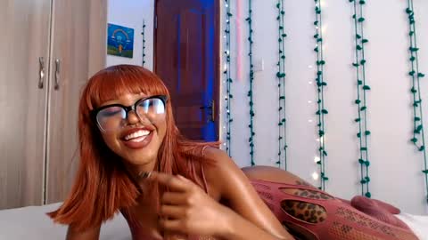 Snapshot of velvetyvixen chatting on 08.06.26 COCO XOXO online show from 08.06.26