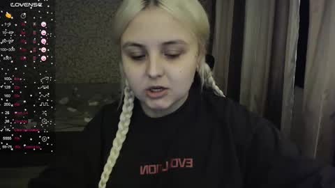 Snapshot of vendymories chatting on 09.30.25 eva 3 online show from 09.30.25