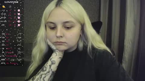 Snapshot of vendymories chatting on 10.02.25 eva 3 online show from 10.02.25