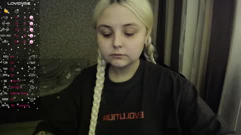 Snapshot of vendymories chatting on 10.11.25 eva 3 online show from 10.11.25