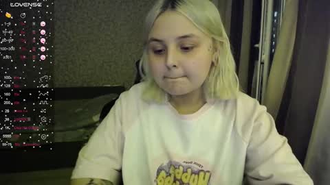 Snapshot of vendymories chatting on 10.23.25 eva 3 online show from 10.23.25