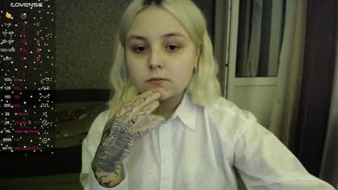 Snapshot of vendymories chatting on 10.26.25 eva 3 online show from 10.26.25