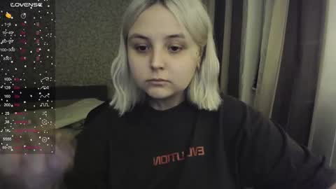 Snapshot of vendymories chatting on 10.31.25 eva 3 online show from 10.31.25