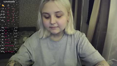 Snapshot of vendymories chatting on 11.03.25 eva 3 online show from 11.03.25