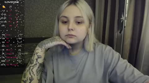 Snapshot of vendymories chatting on 11.05.25 eva 3 online show from 11.05.25