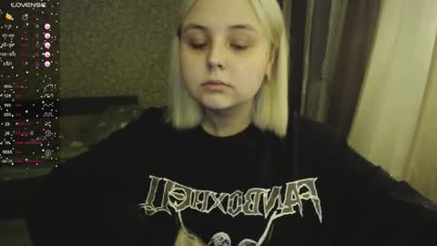 Snapshot of vendymories chatting on 11.10.25 eva 3 online show from 11.10.25