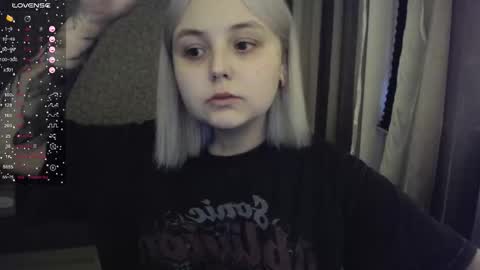 Snapshot of vendymories chatting on 11.11.25 eva 3 online show from 11.11.25