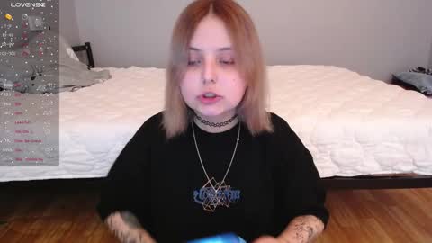 Snapshot of vendymories chatting on 01.18.26 eva 3 online show from 01.18.26