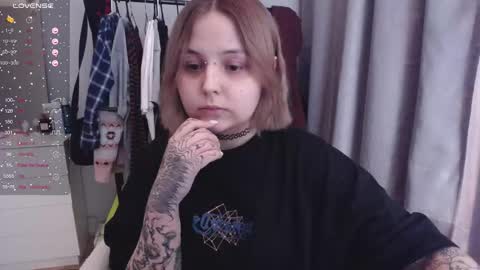 Snapshot of vendymories chatting on 02.09.26 eva 3 online show from 02.09.26