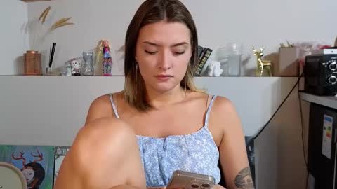 Snapshot of venera_style chatting on 09.17.25 VENERA online show from 09.17.25