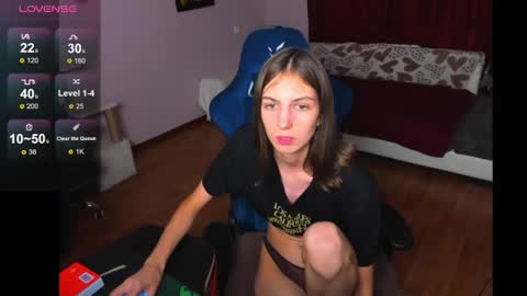 Snapshot of veneradi615 chatting on 12.14.24 veneradi615 online show from 12.14.24