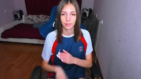 Snapshot of veneradi615 chatting on 03.05.25 veneradi615 online show from 03.05.25