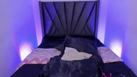 Snapshot of venezuelangoddess chatting on 03.05.25 Miss B. online show from 03.05.25