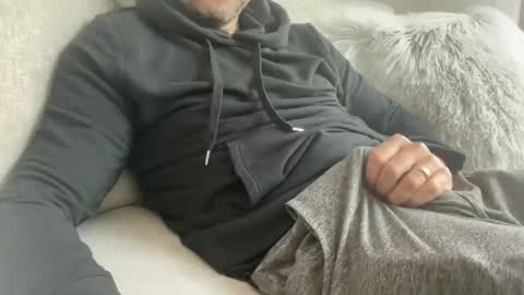 Snapshot of venicebeachdude chatting on 02.20.26 venicebeachdude online show from 02.20.26