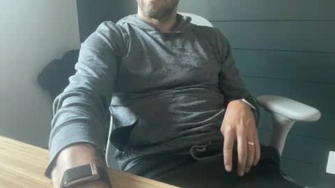 Snapshot of venicebeachdude chatting on 03.26.26 venicebeachdude online show from 03.26.26