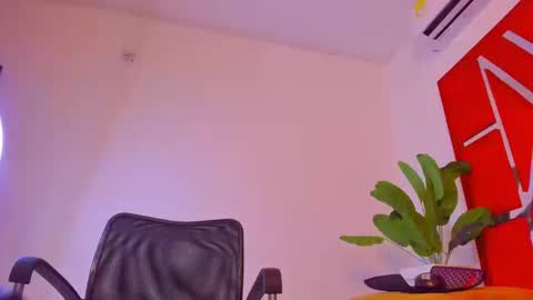 vennusasm1 online show from 10.17.25