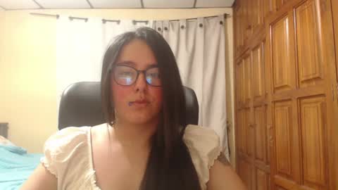 Snapshot of venus_cat_ chatting on 06.15.26 Venus online show from 06.15.26