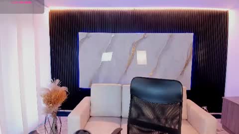 Venus Cooperr online show from 07.17.26