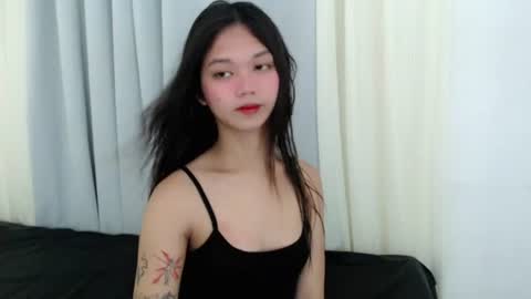 Snapshot of venus_mirage chatting on 06.21.26 venus_mirage online show from 06.21.26