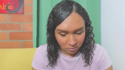 Snapshot of venus_speer chatting on 12.04.24 Luisa online show from 12.04.24