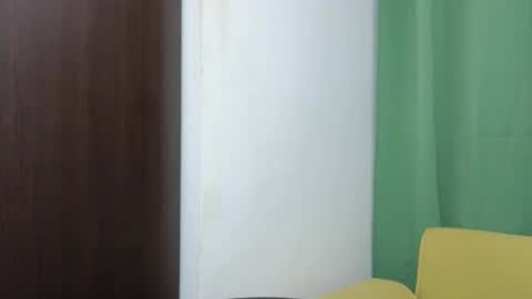 Snapshot of venus_speer chatting on 12.11.24 Luisa online show from 12.11.24