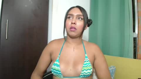 Snapshot of venus_speer chatting on 01.18.25 Luisa online show from 01.18.25