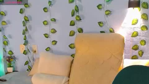 Snapshot of venus_swet chatting on 10.19.25 Catalina online show from 10.19.25