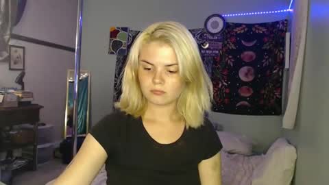 Miss Venus online show from 10.14.25