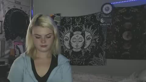 Miss Venus online show from 10.28.25