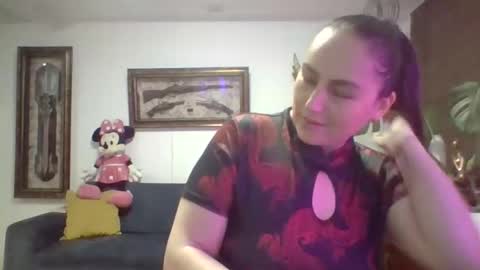 Snapshot of venusina07 chatting on 10.11.25 VENUSINA07 online show from 10.11.25