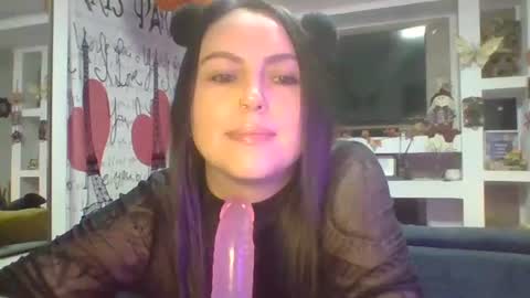 Snapshot of venusina07 chatting on 10.30.25 VENUSINA07 online show from 10.30.25