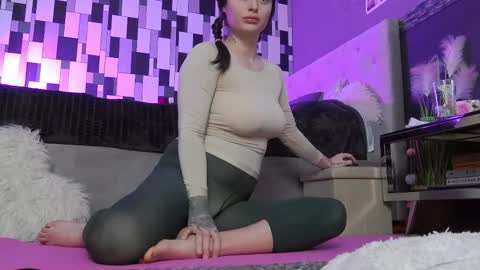 venusinylons online show from 03.29.26