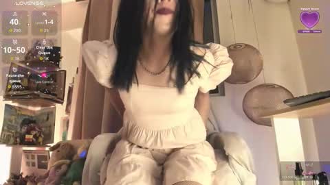 Snapshot of venuslusty chatting on 11.01.25 Venus online show from 11.01.25