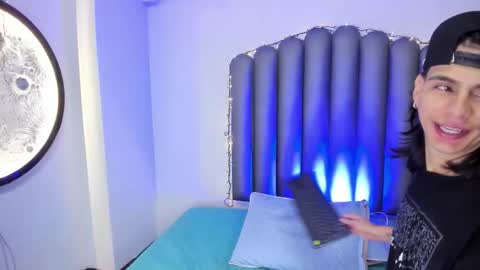 Snapshot of venuss09 chatting on 11.10.25 venuss09 online show from 11.10.25