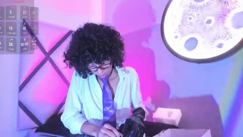 venuss_03 online show from 12.20.25