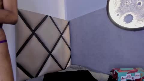 venuss_03 online show from 02.05.26