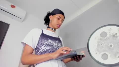 venuss_03 online show from 04.08.26