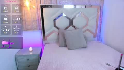  Venuss  online show from 10.26.25