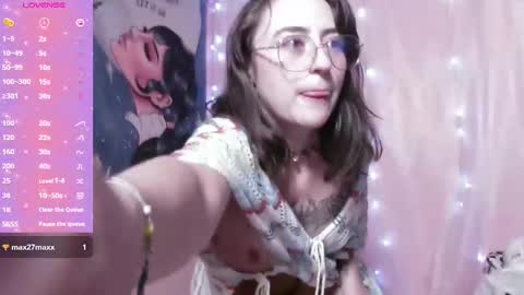 Snapshot of venuzxx chatting on 02.27.25 . . online show from 02.27.25