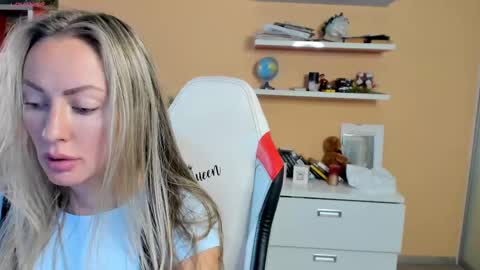 Snapshot of veola_new chatting on 02.23.25 Violetta online show from 02.23.25