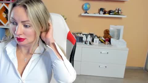 Snapshot of veola_new chatting on 03.03.25 Violetta online show from 03.03.25