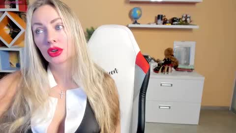Snapshot of veola_new chatting on 03.07.25 Violetta online show from 03.07.25
