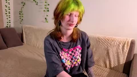 Snapshot of veolatownson chatting on 09.19.25 Erica online show from 09.19.25